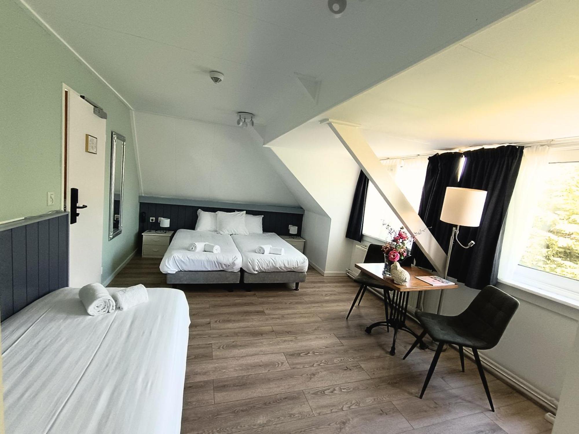 Hotel Den Burg - Digital Access מראה חיצוני תמונה