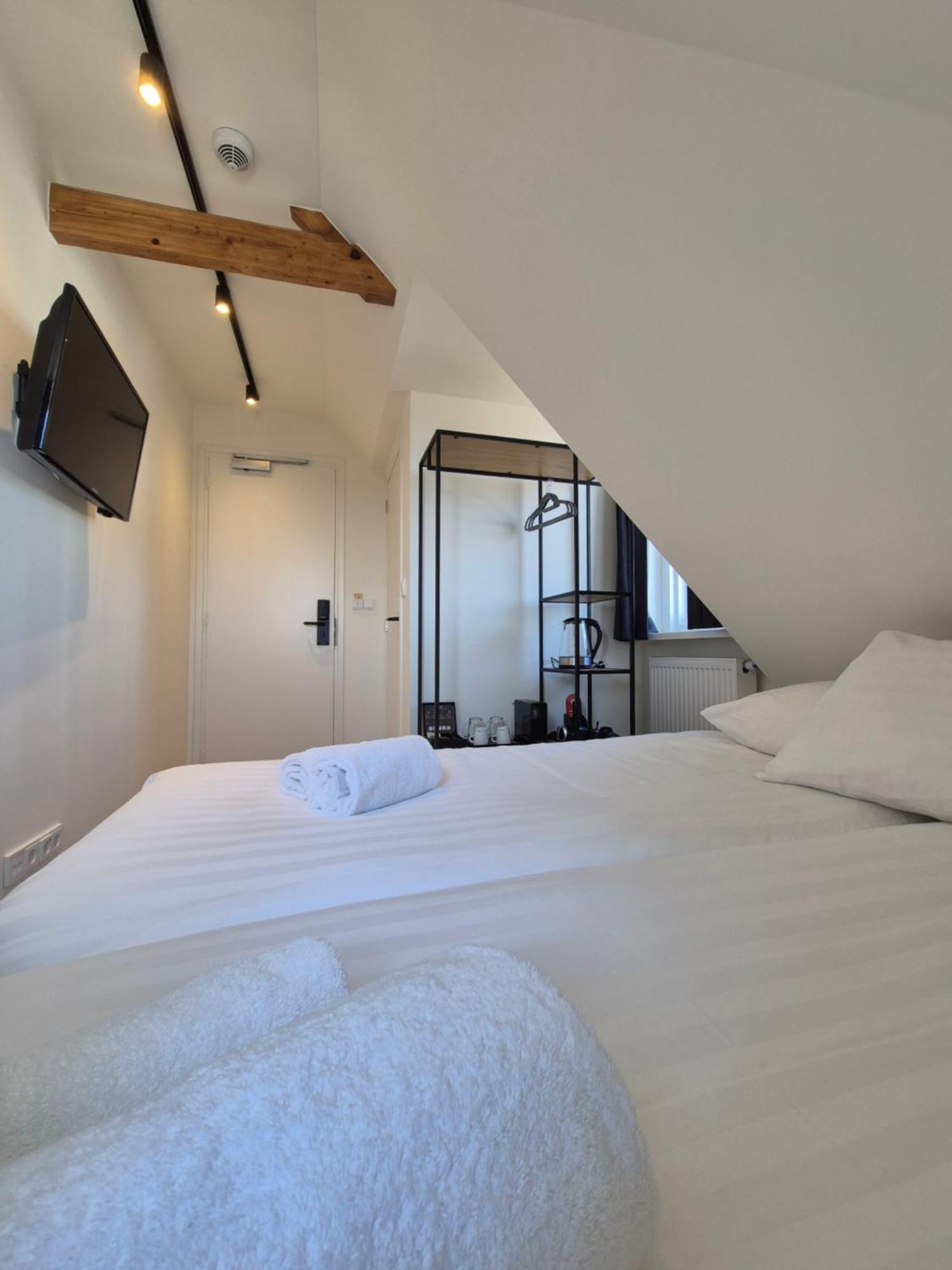Hotel Den Burg - Digital Access מראה חיצוני תמונה