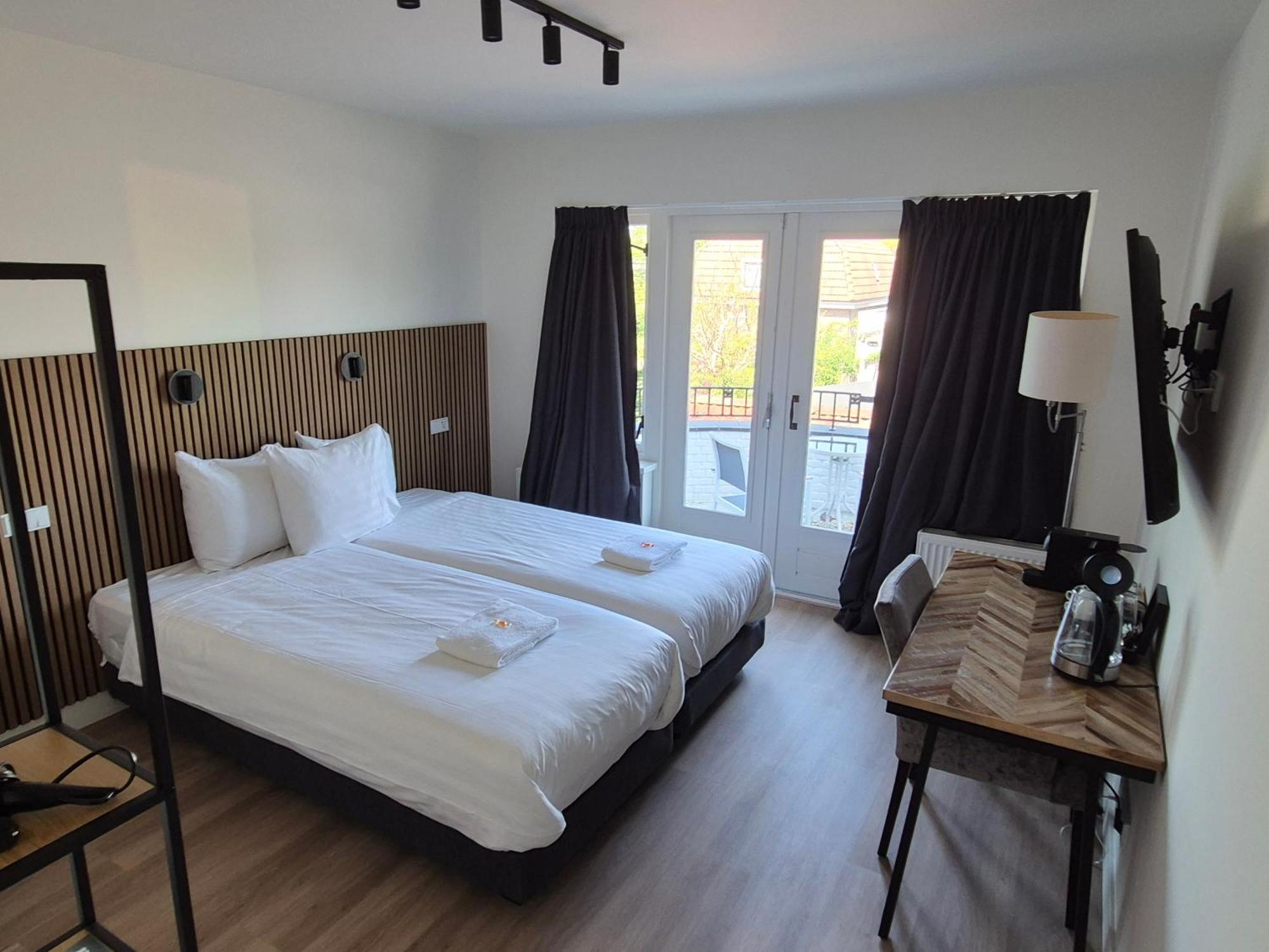 Hotel Den Burg - Digital Access מראה חיצוני תמונה