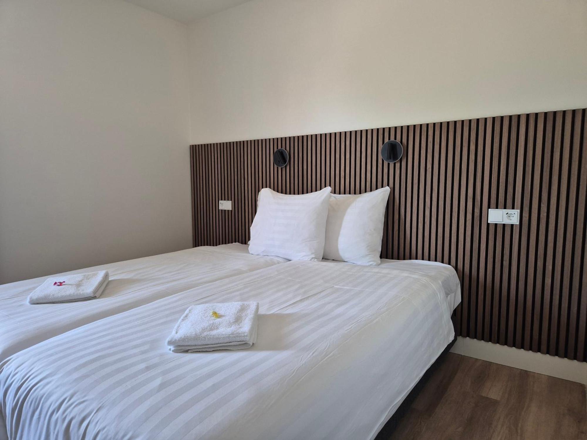 Hotel Den Burg - Digital Access מראה חיצוני תמונה