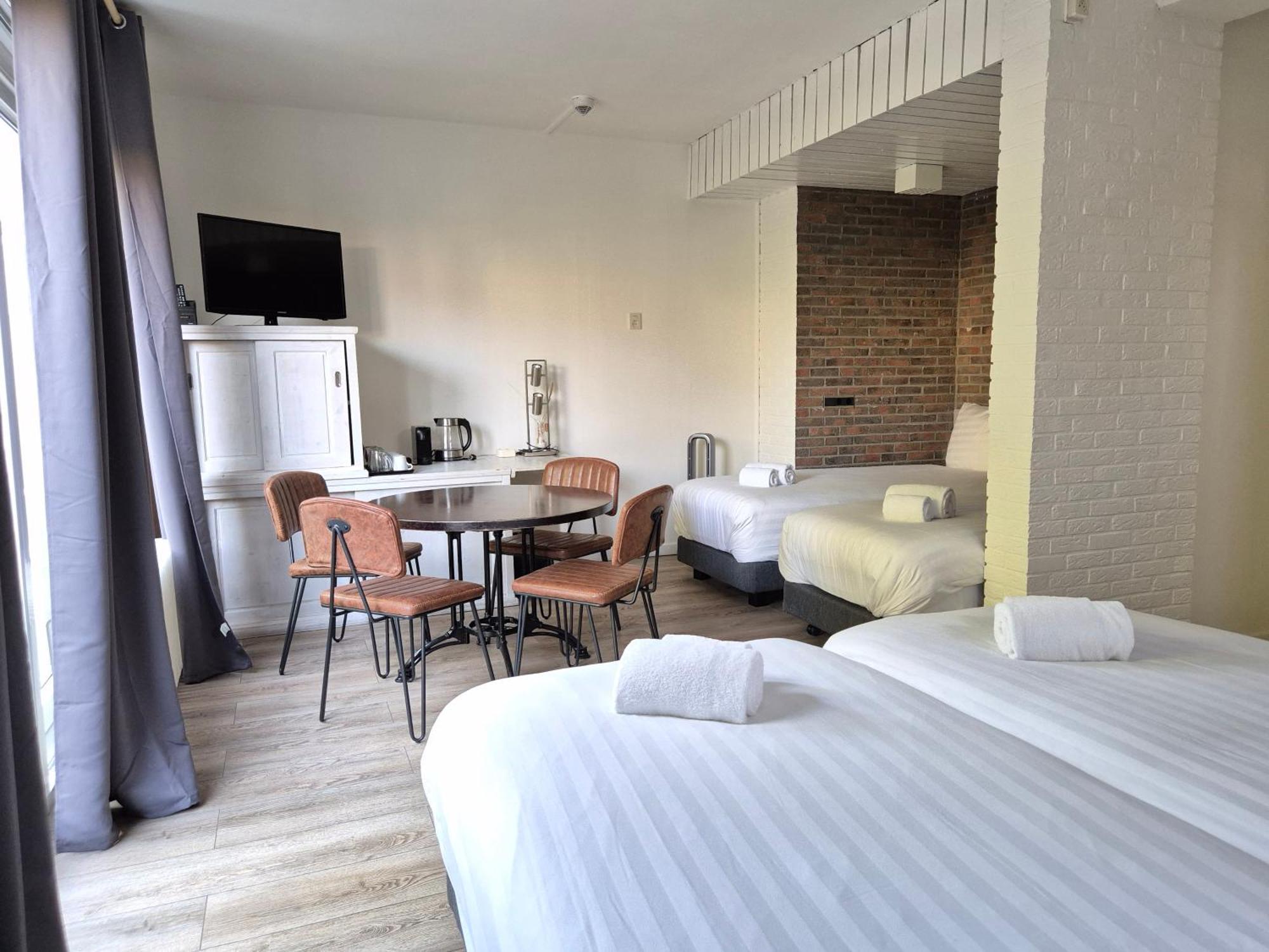 Hotel Den Burg - Digital Access מראה חיצוני תמונה